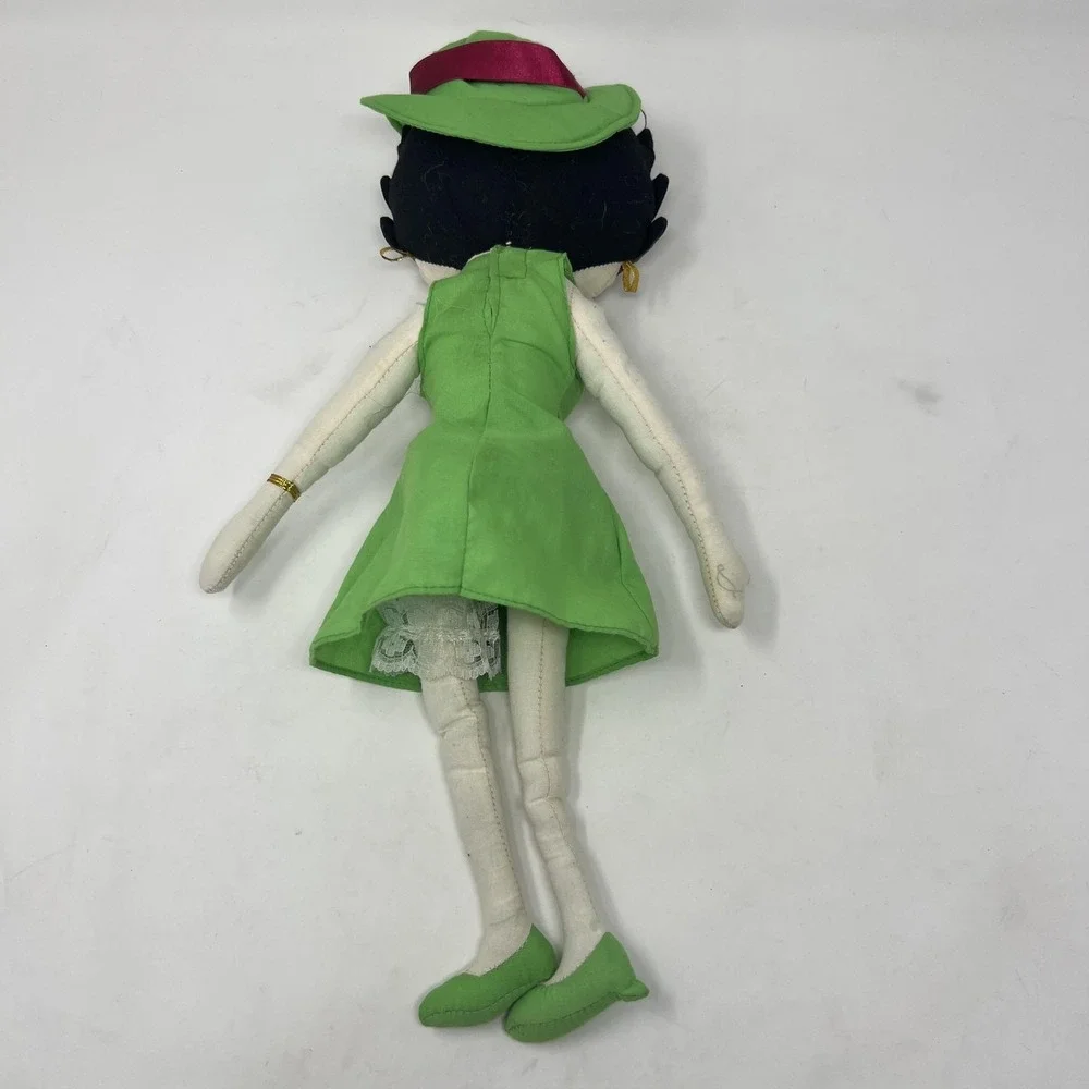 Vintage Betty Boop Peter Pan Betty Plush Doll Kellytoy 1999 Green Dress Hat‎